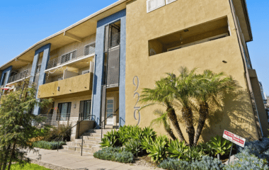 Front of 929 Idaho, a multifamily property in Santa Monica