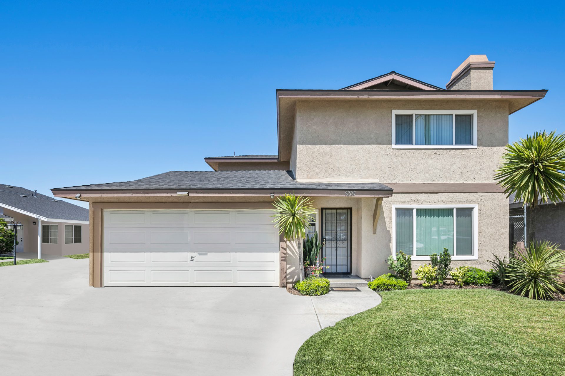 9203 Park, a townhouse-style multifamily complex in Bellflower.