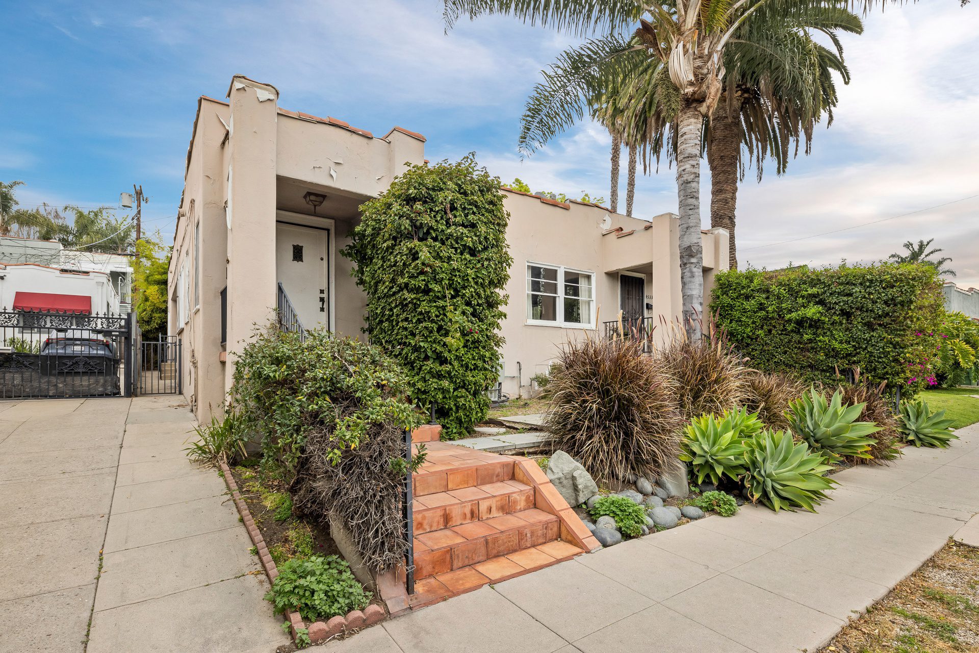 4533 ambrose - front of property